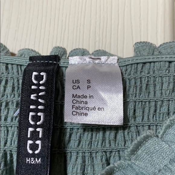 Green Off the Shoulder Button Crop Top - Picture 5 of 5